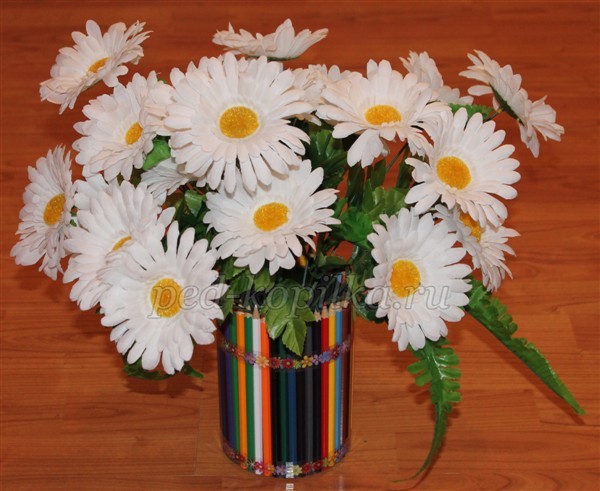 Подставка для канцелярских принадлежностей детскими руками Подставка для канцелярских принадлежностей детскими руками