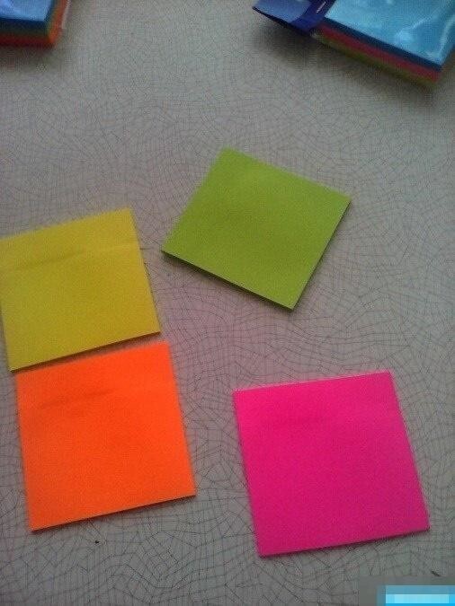 Роскошный цветок из стикеров Роскошный цветок из стикеров