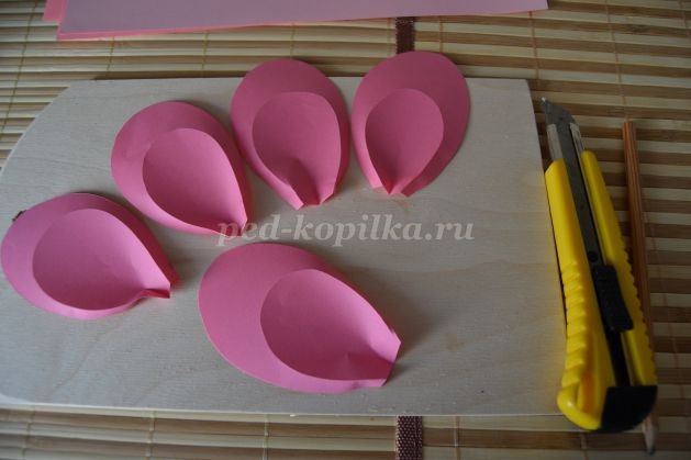 Цветок сакуры из цветной бумаги: часть 1