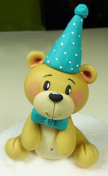 Лепим мишутку в колпаке