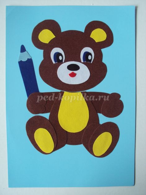 Аппликация из бархатной цветной бумаги: медвежонок