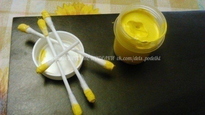 Корзинка с цветами для мамы