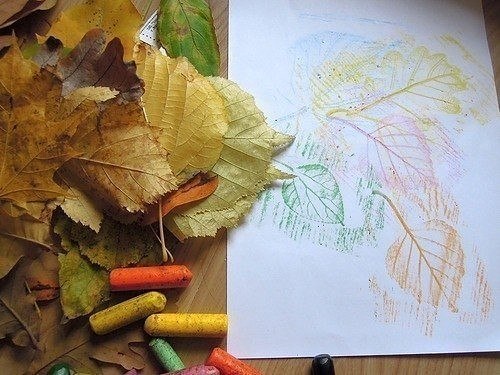 Рисуем осенними листьями