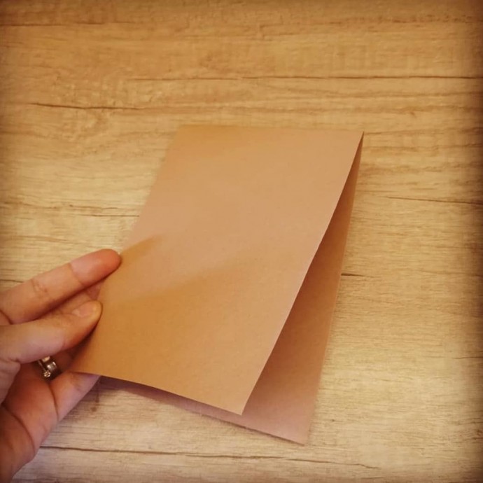 Зайчата из плотной бумаги
