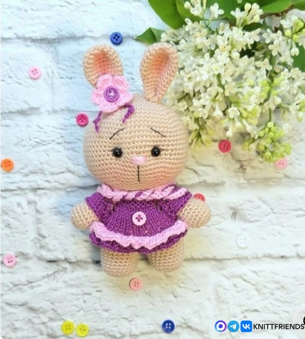 ​Зайка из пряжи