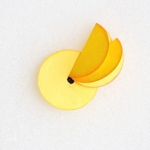 Цветочки из бумажных кружочков Цветочки из бумажных кружочков