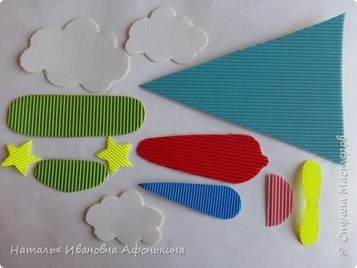 Самолетик из гофрированного картона Самолетик из гофрированного картона