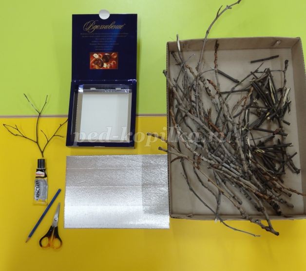 Картина с веточками: часть 1