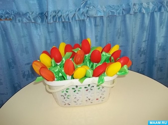 ​Тюльпаны из пластиковых ложек