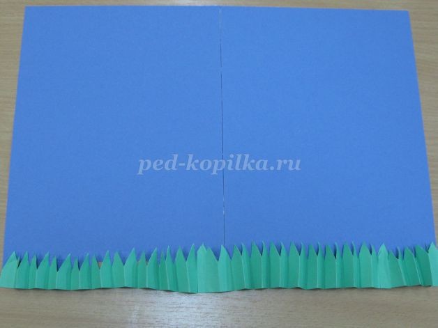 Бабочка и стрекоза среди весенних цветочков: часть 1