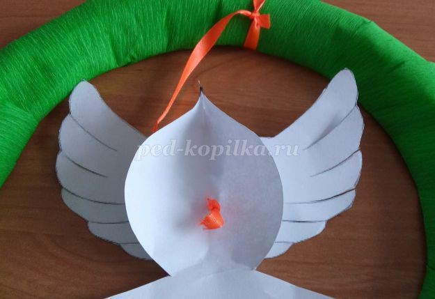 Весенний венок из бумаги детскими руками: часть 3 Весенний венок из бумаги детскими руками: часть 3