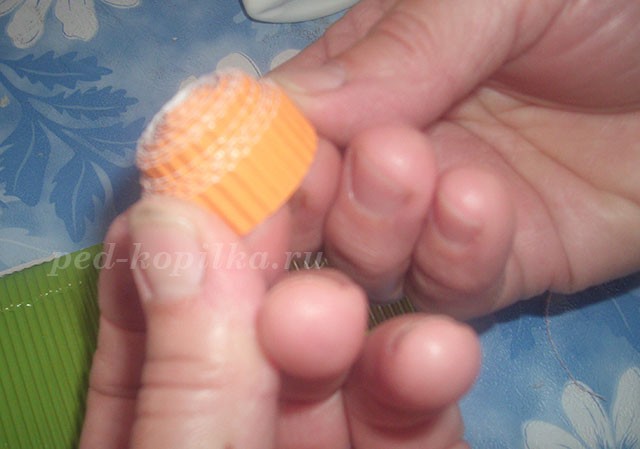 Объёмный квиллинг из гофрированного картона: мастер-класс Объёмный квиллинг из гофрированного картона: мастер-класс