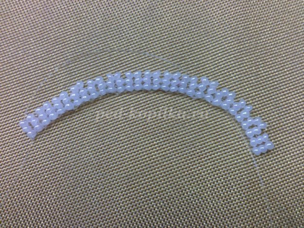 Котёнок из бисера детскими руками: мастер-класс, часть 1 Котёнок из бисера детскими руками: мастер-класс, часть 1