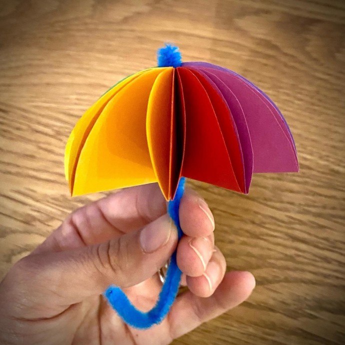 Радужный бумажный зонтик