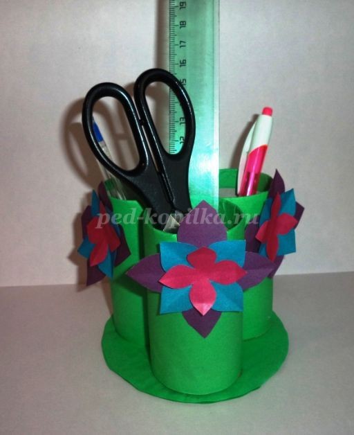 Подставка для карандашей и ручек из рулонов туалетной бумаги: часть 2 Подставка для карандашей и ручек из рулонов туалетной бумаги: часть 2