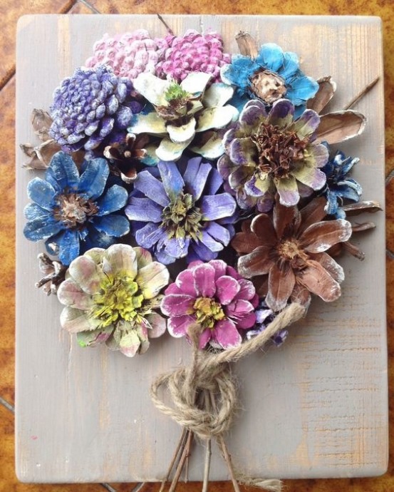 Натуральные панно из ярких шишек