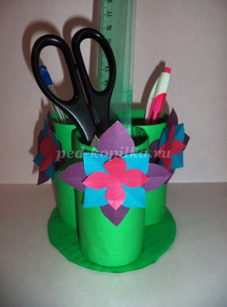 Подставка для карандашей и ручек из рулонов туалетной бумаги: часть 2 Подставка для карандашей и ручек из рулонов туалетной бумаги: часть 2