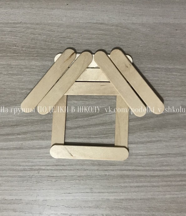 Снегирь у кормушки: поделка из бумаги и палочек