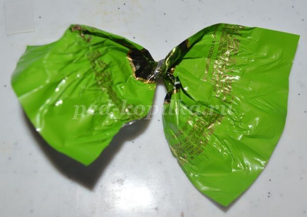 ​Ёлка из фантиков: часть 1