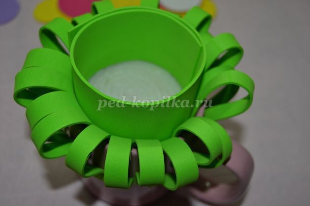 ​Цветочная композиция из фоамирана детскими руками: часть 2