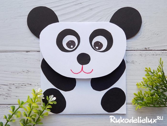 Подарочный конверт из бумаги в виде панды