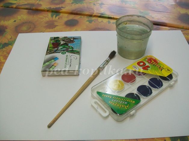 Рисуем пчёлку: масляная пастель + акварель