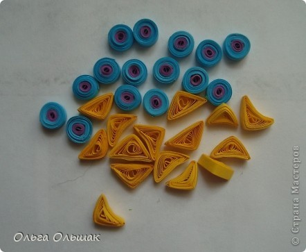 Павлин в технике квиллинга