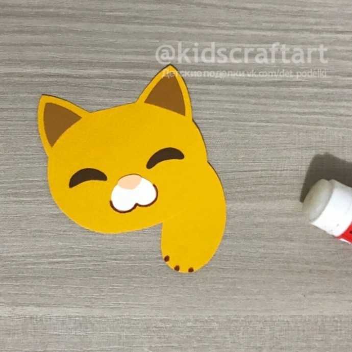 Котёнок в чашке