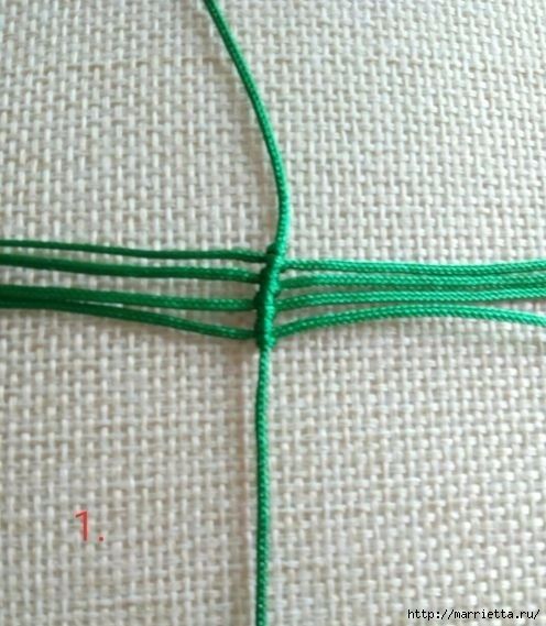 Листик в технике макраме