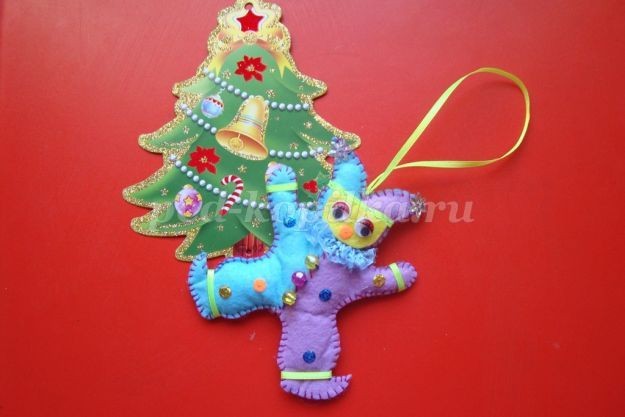 Новогодняя игрушка детскими руками: часть 1