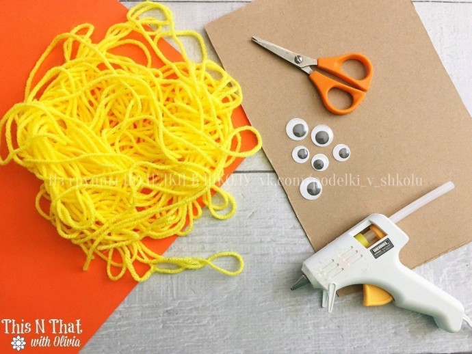 Цыплята из картона и пряжи Цыплята из картона и пряжи