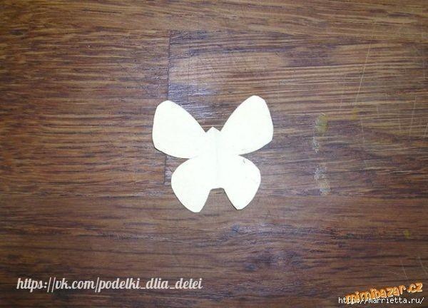 Панно с бабочками из бумаги
