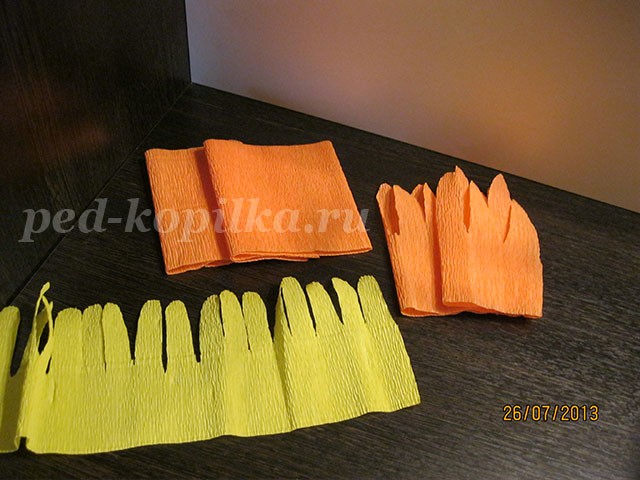 Букет из конфет детскими руками: мастер-класс, часть 1 Букет из конфет детскими руками: мастер-класс, часть 1