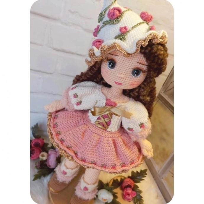 Вязаная куколка