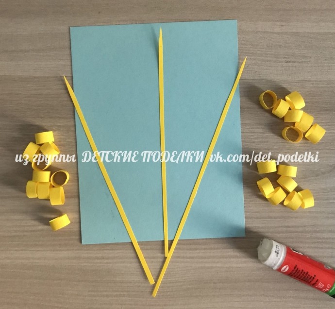 Объемная аппликация из бумаги "Пшеничные колосья" Объемная аппликация из бумаги "Пшеничные колосья"