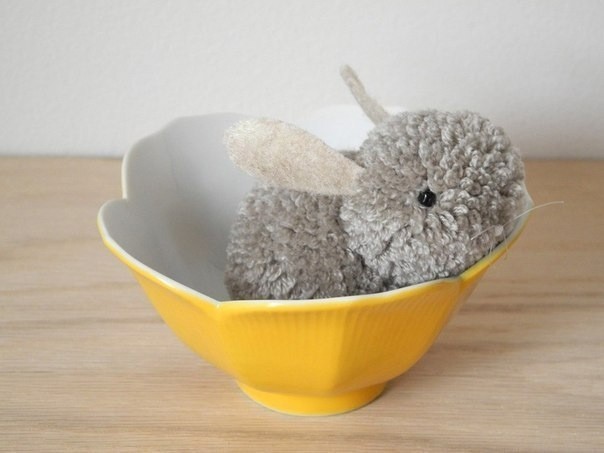 Зайчик из помпонов Зайчик из помпонов