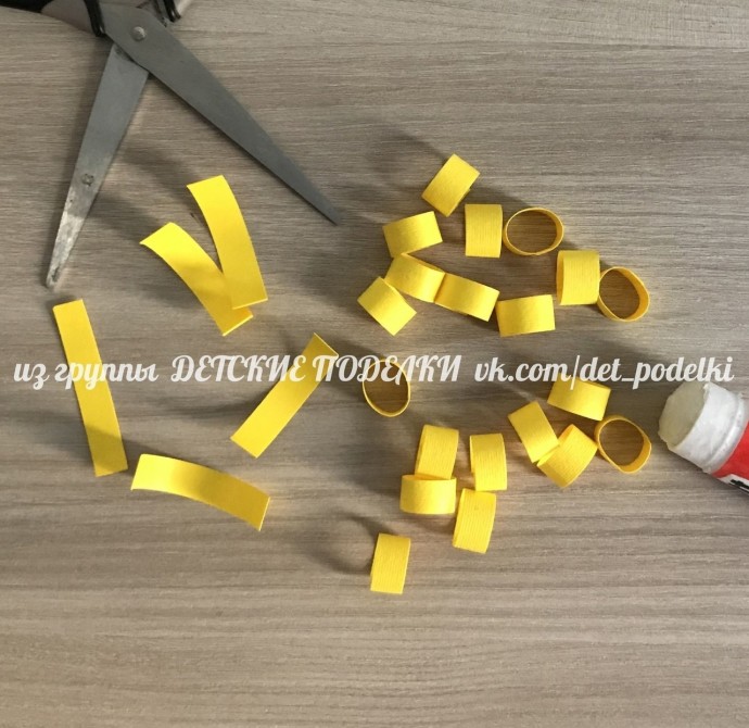 Объемная аппликация из бумаги "Пшеничные колосья" Объемная аппликация из бумаги "Пшеничные колосья"