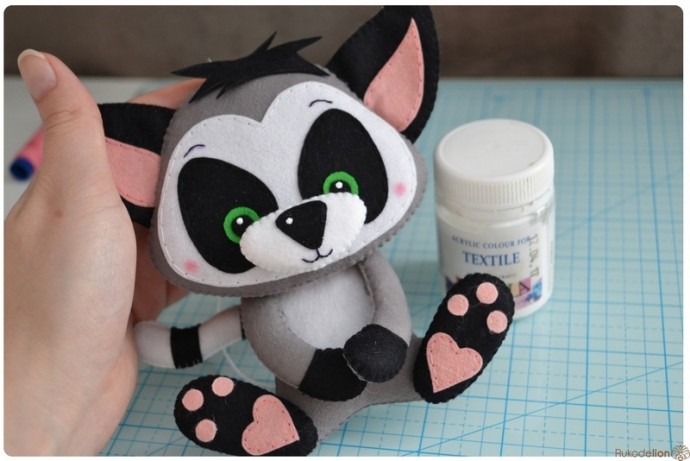 Лемур из фетра