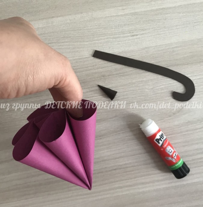 ​Объёмная поделка "Зонтик с листьями"