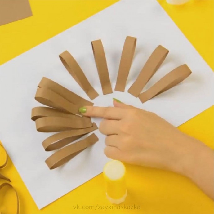 Ёжик из бумажных полосок