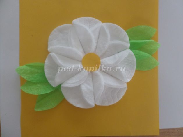 Цветок из ватных дисков