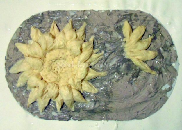 Подсолнухи из бумаги: часть 1