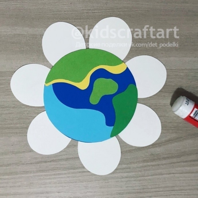​Аппликация "Земля-цветок"