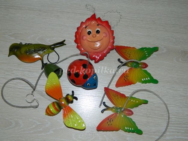 Цветочный мобиль детскими руками Цветочный мобиль детскими руками