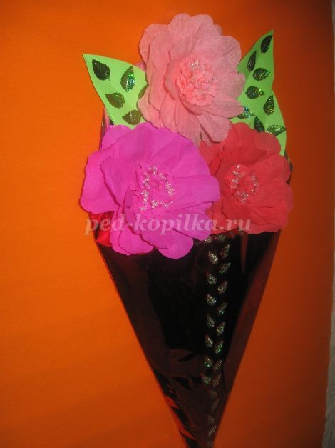 ​Подарок для любимой мамочки: панно-кулёк с цветами, часть 2