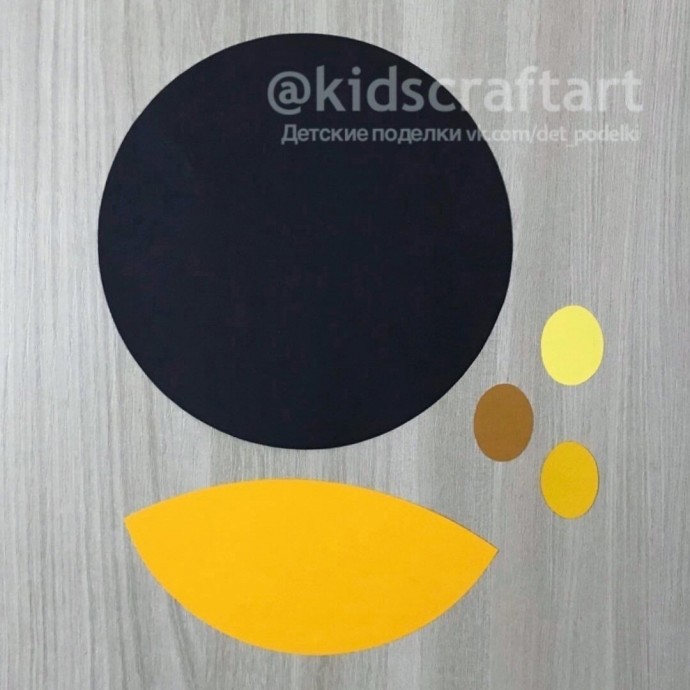 Космонавт в открытом космосе Космонавт в открытом космосе