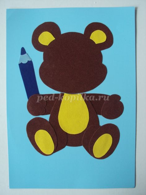 Аппликация из бархатной цветной бумаги: медвежонок