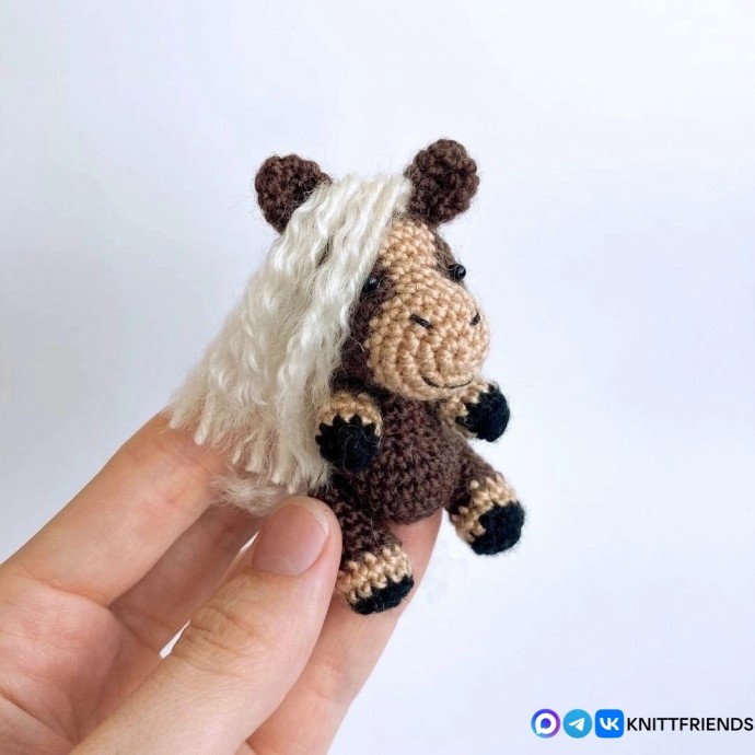 ​Маленького размера лошадки