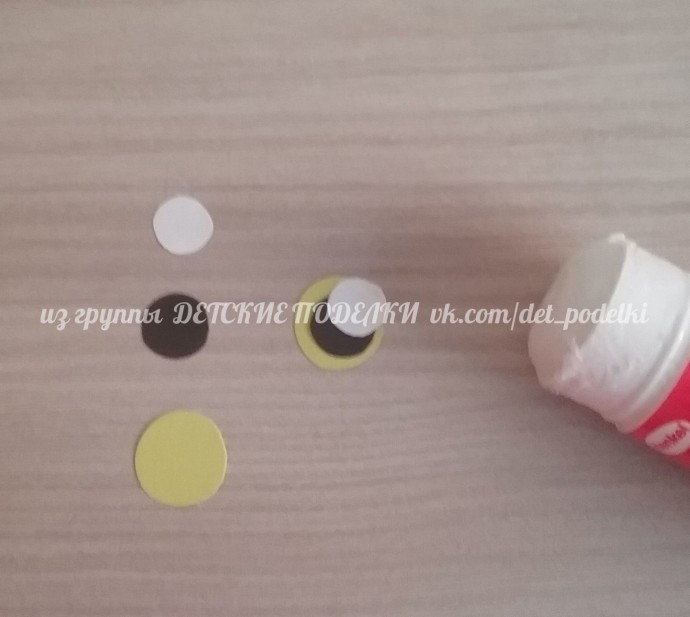 ​Объемная аппликация "Стрекоза-попрыгунья"