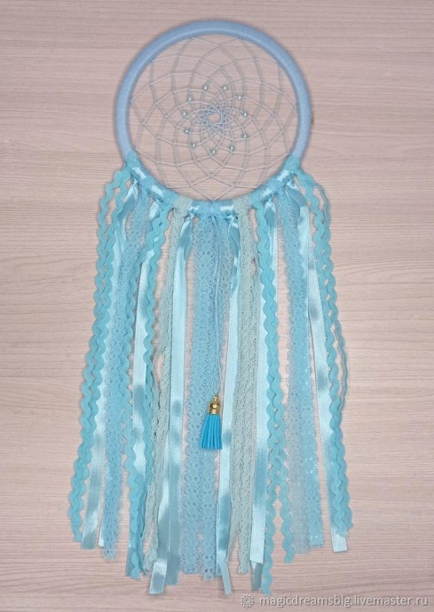 Ловец снов с лентами